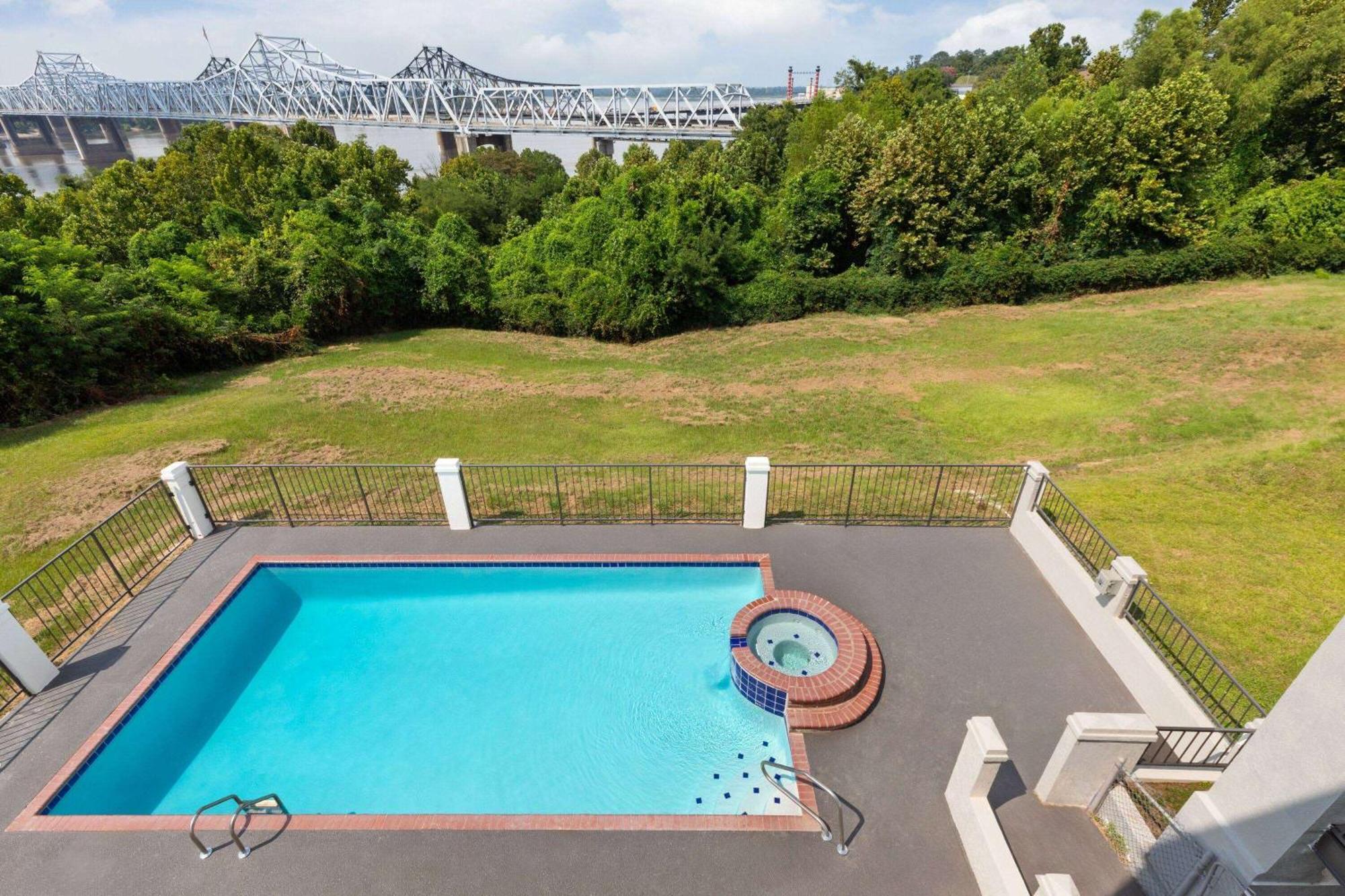 Days Inn & Suites By Wyndham Vicksburg Eksteriør bilde